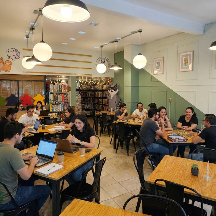 ¿Cansado del home office? 5 razones por las que un Board Game Café es tu mejor oficina