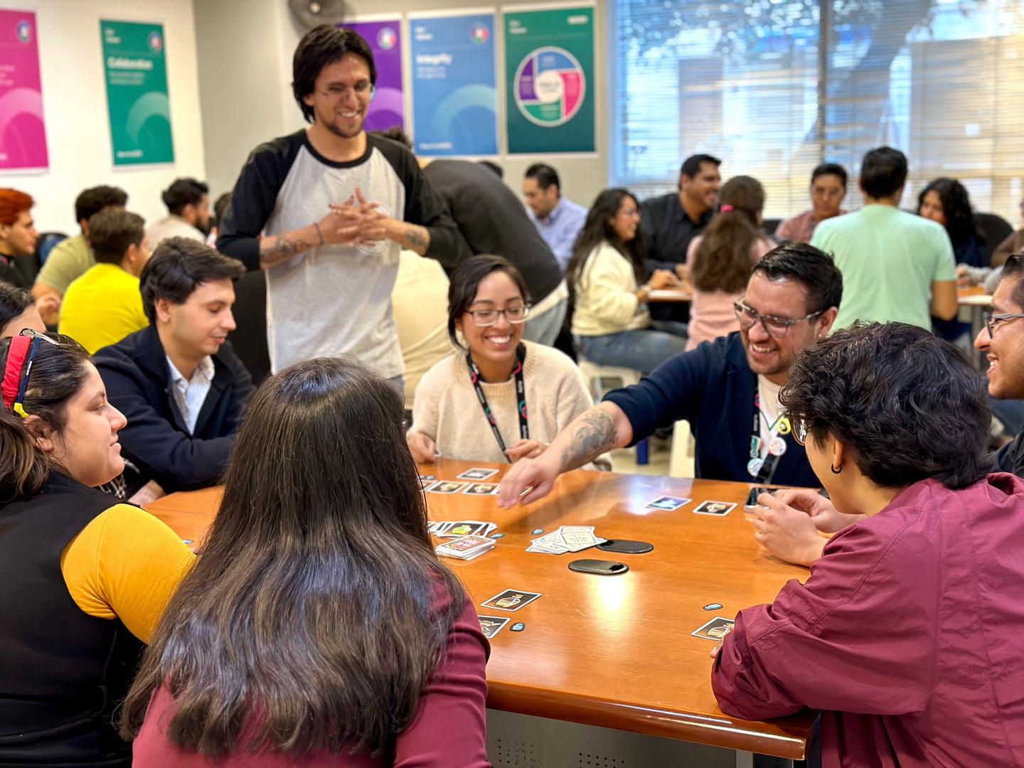 Curaduría de juegos de mesa para empresas y desarrollo de habilidades